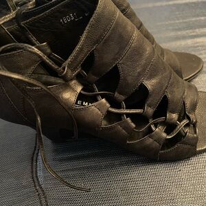 Woman dressy sandals, Italian new, size 9, Latitudo Femme leather top and bottom